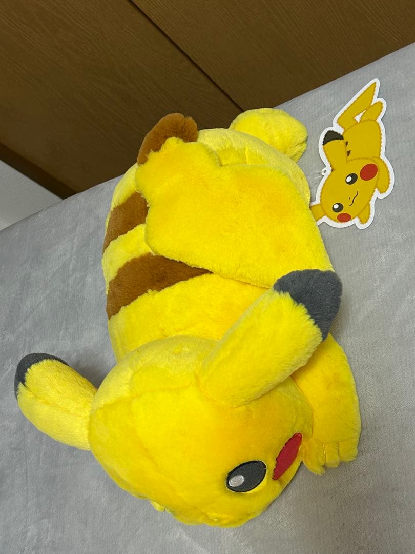 ふわふわ抱きぬいぐるみ ピカチュウ ポケモンセンター限定 新品 タグ付き