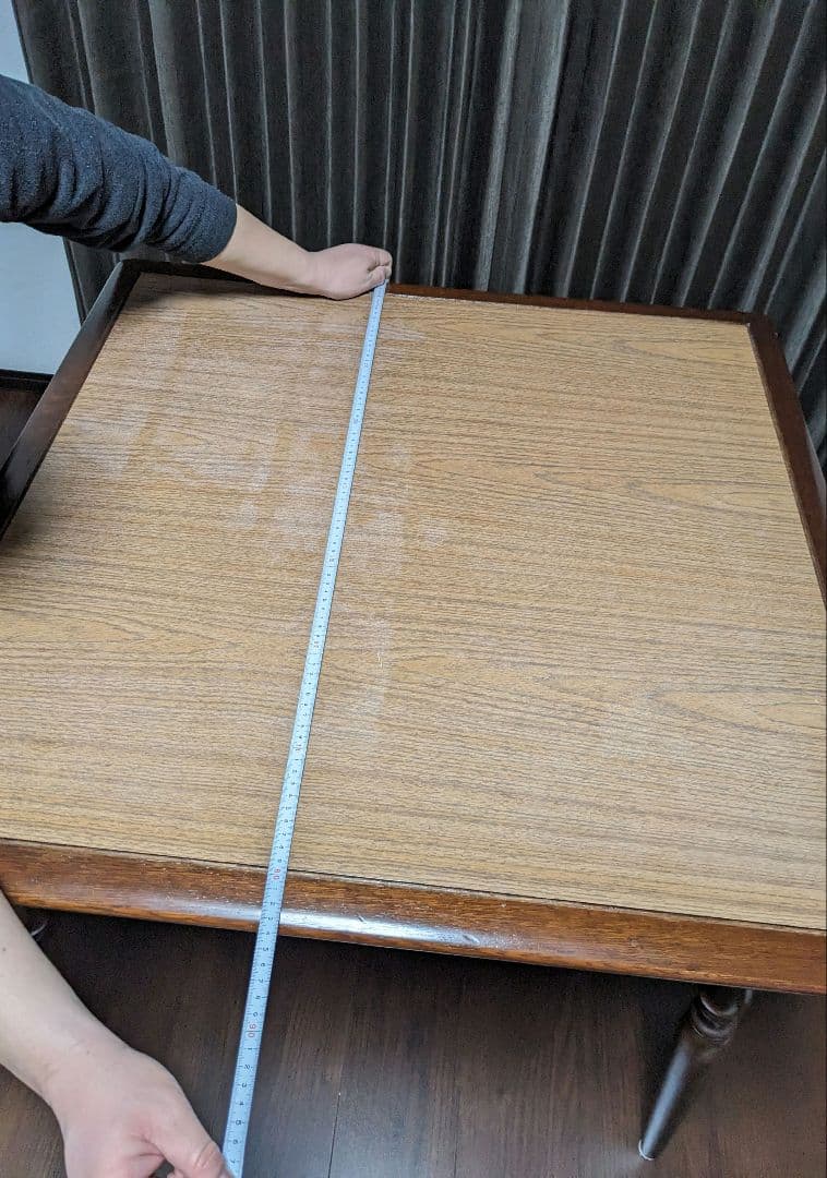 古く味のある木製テーブル 作業台 昭和レトロ アンティーク木製正方形 装飾的な脚