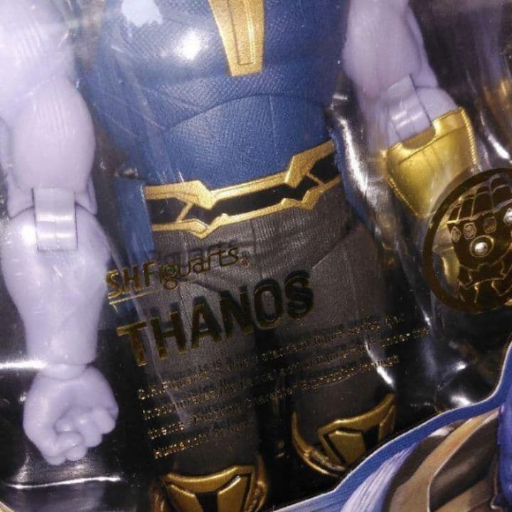 ディズニー　マーベル　フィギュア　サノス　フィギュアーツ　アベンジャーズ