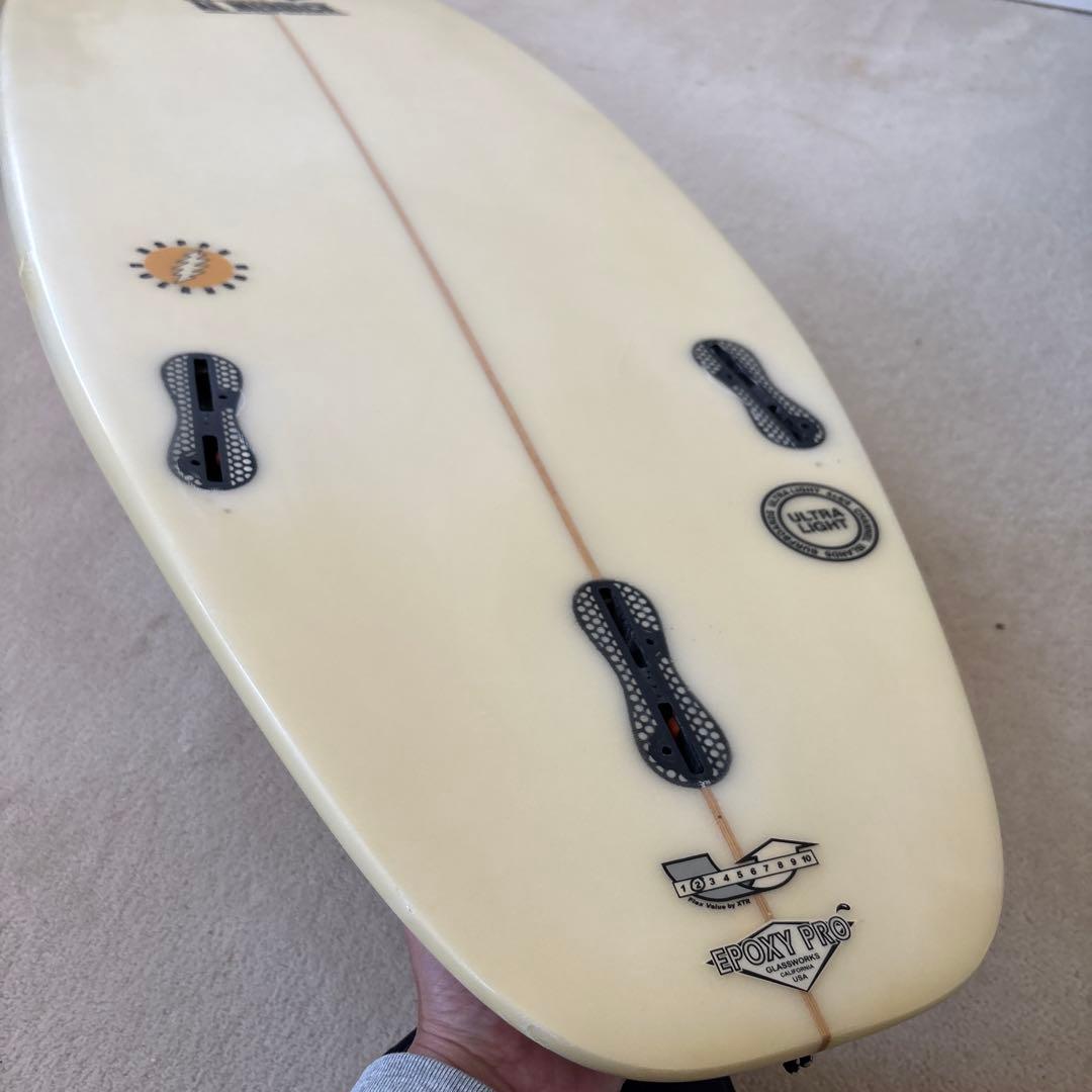 アルメリック　happy everyday XTR素材　5'7\" 26.4L