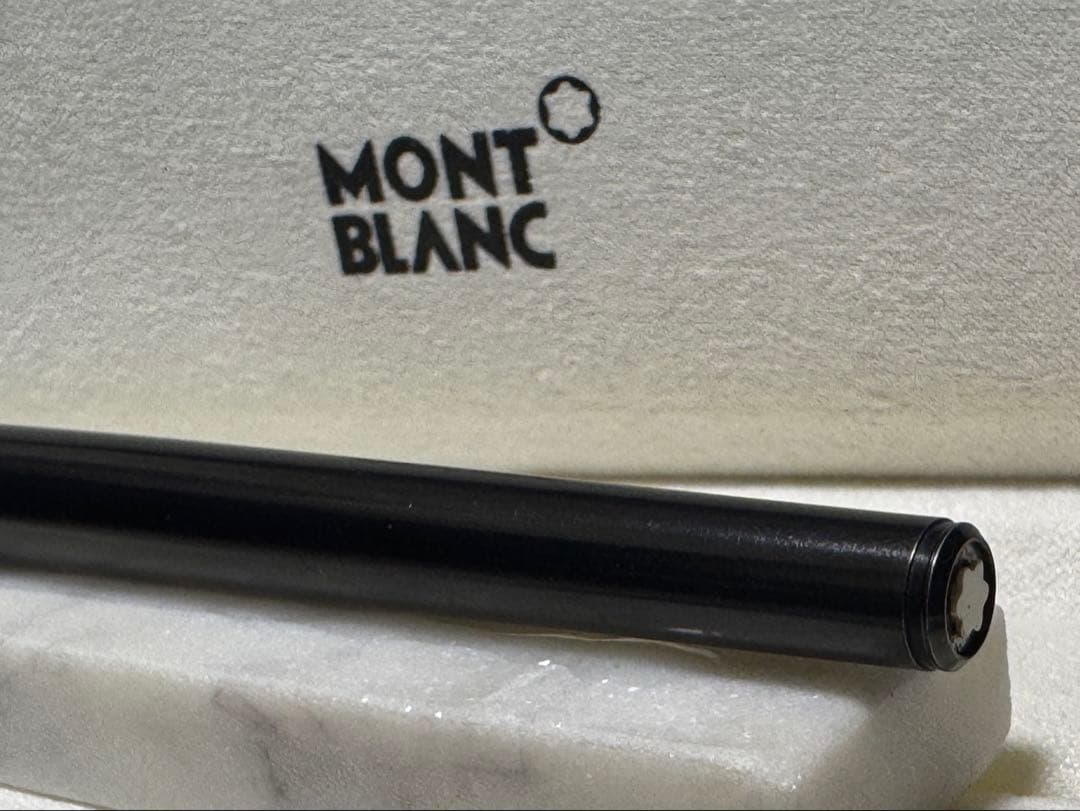 【美品】モンブラン No1124 漆黒ロードナイト鉱加工 ローラーボール