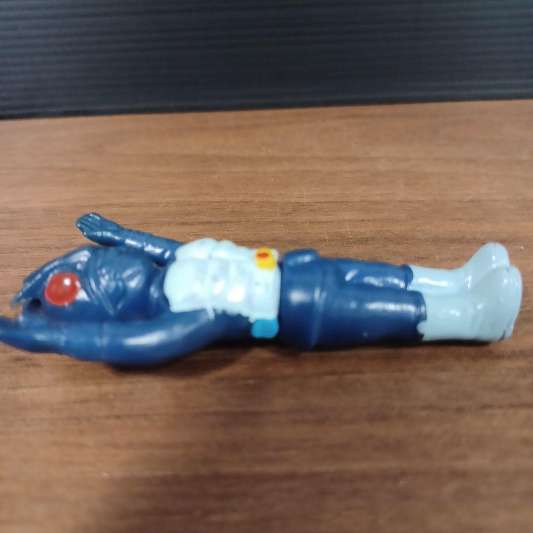 無版権　パチモノ「仮面ライダー」風ペンダント・トップ　ミニソフビフィギュア