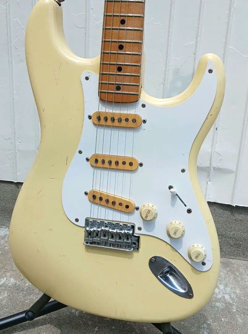 ジャパンビンテージ　AriaPro2　Strikin'Sound　ストラトタイプ