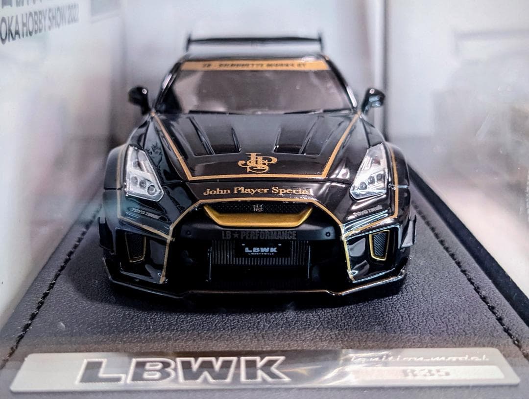 イグニッションモデル 1/43 LB-シルエット 35GT-RR エンジン付き