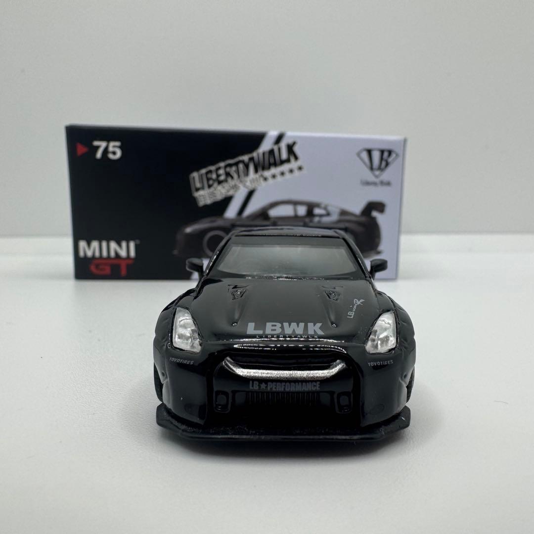 ミニカー Minigt LBWK Nissan GT-R Black 1/64 #75
