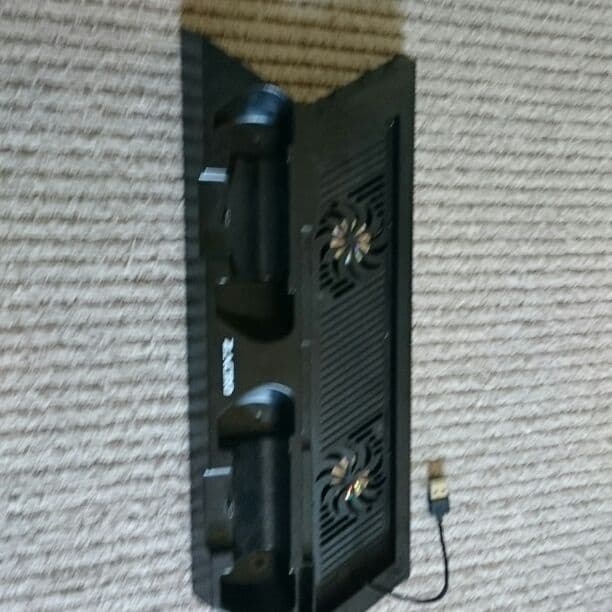 PS4本体、フィルター、カメラ、リモコン、カセット、マイク付きのヘッドホン