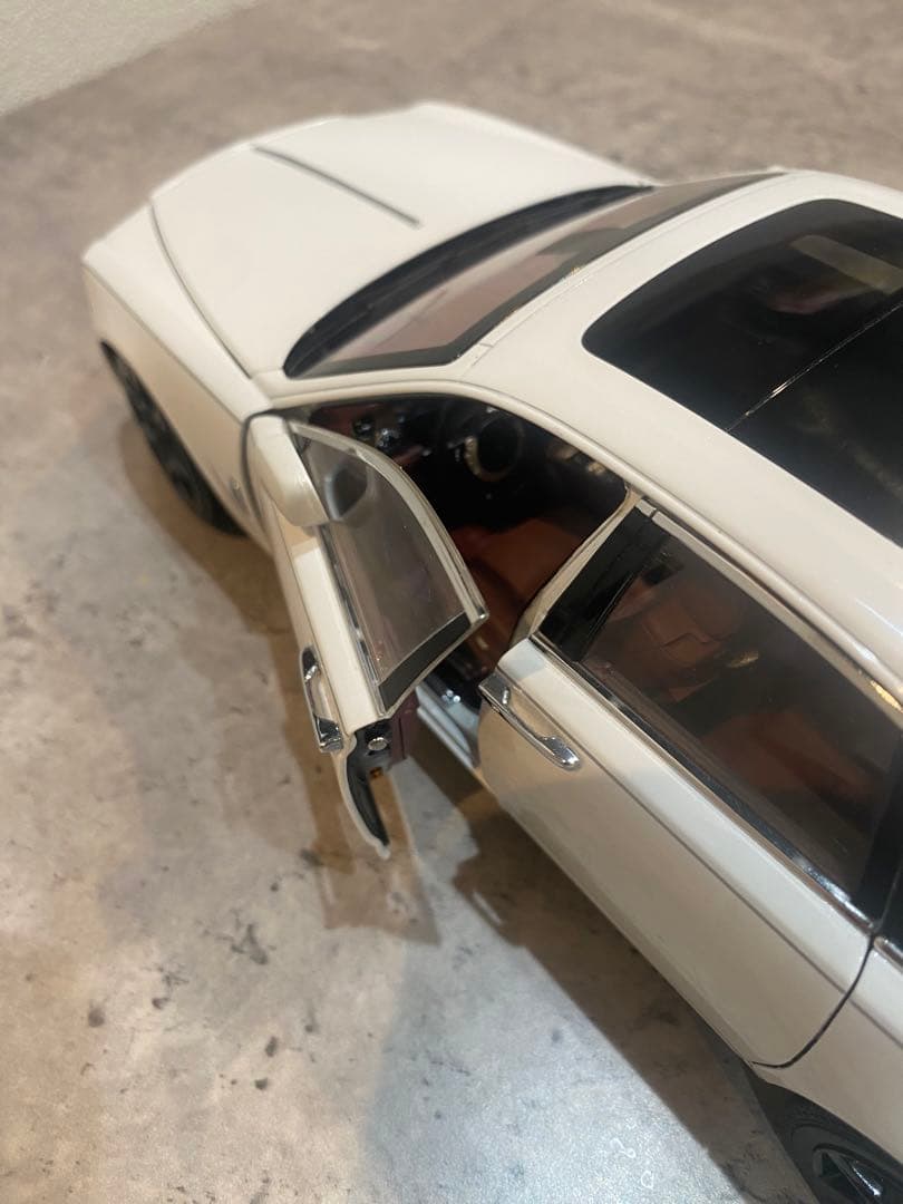 ＊_＊78　京商　ロールスロイス　ゴースト　1/18 ミニカー