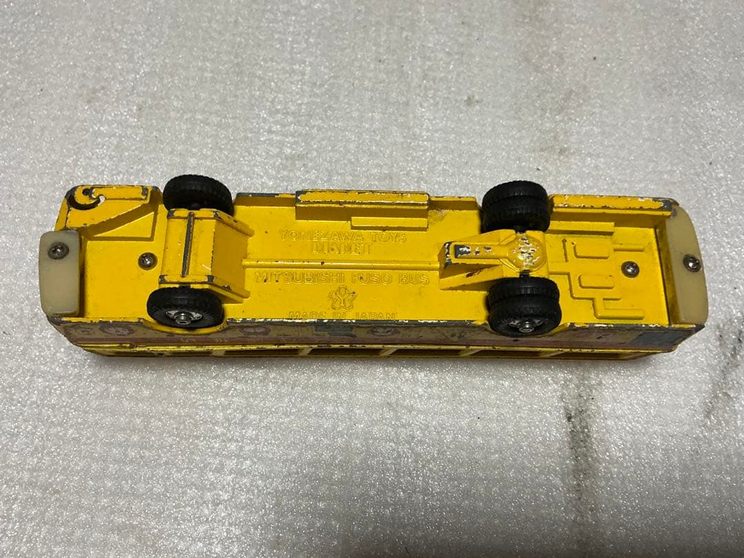 ダイヤペット／三菱ふそう・幼稚園バス。【ドアが欠品、汚れ、キズ】。