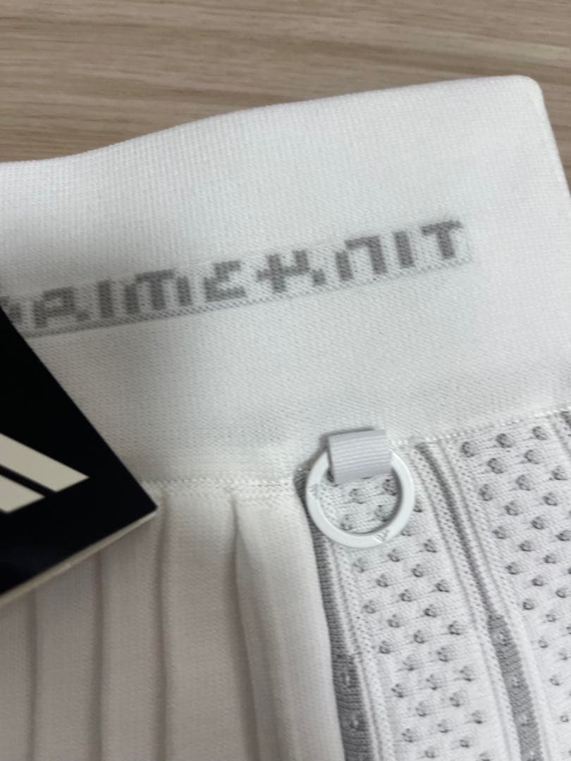 新品　adidas モックネック　裏起毛　フレアースカート　　セットアップ　M