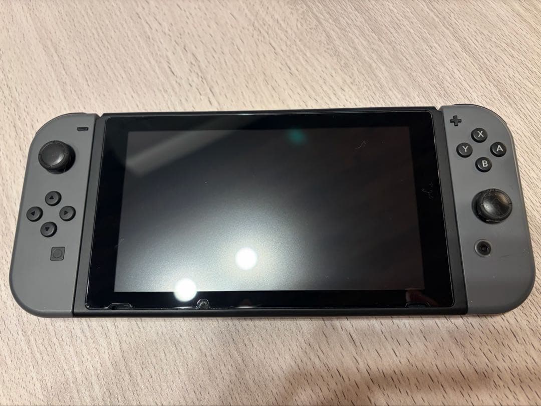 ア*ン様 NINTENDO SWITCH 本体 付属品 ケース付き　液晶保護シー
