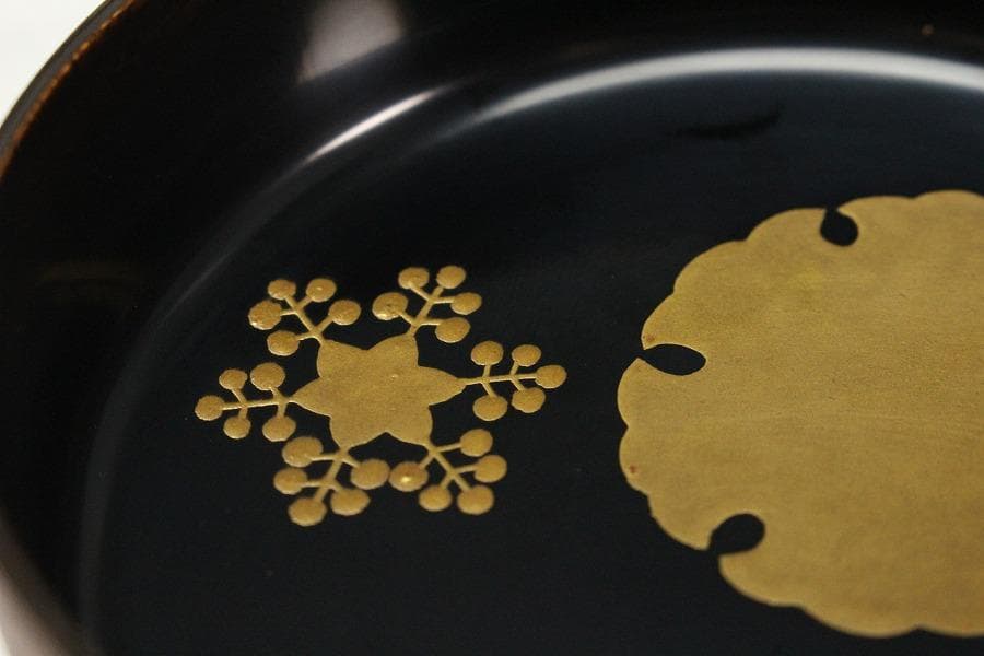 茶道具 塗師 辻 石斎作 糸目平棗 蓋内 雪蒔絵 共箱 美品(K-A642)