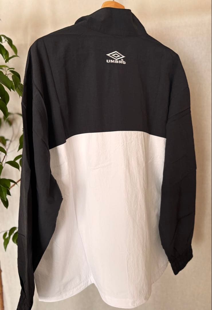 新品紙タグ付き❗️マリークワント×umbroコラボウィンドブレーカーハーフジップ