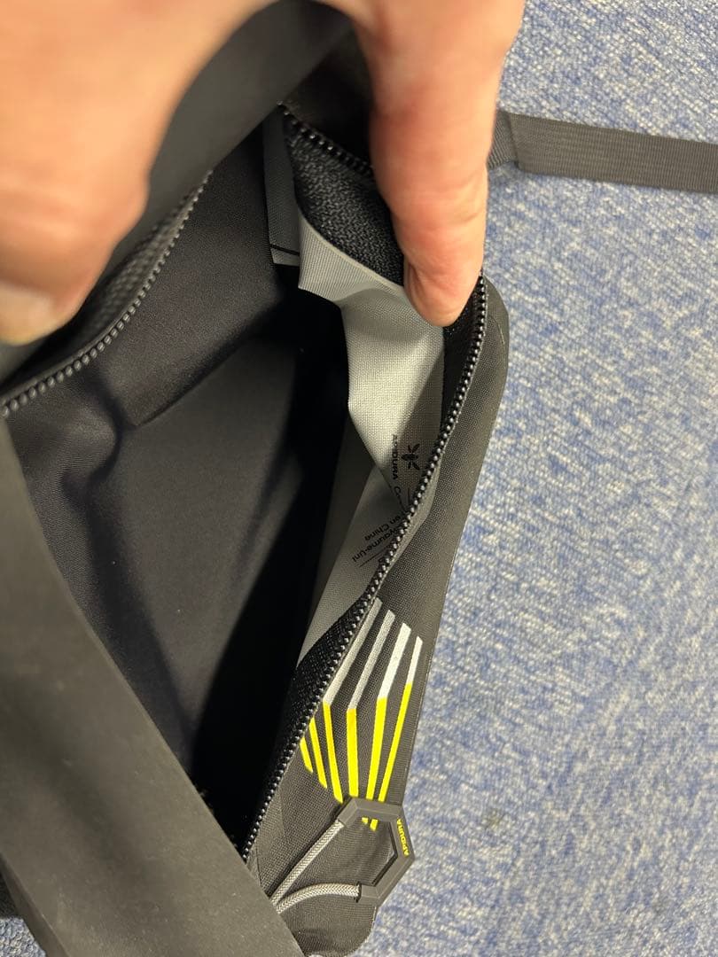 APIDURA フレームバック RACING FRAME PACK 2.4L