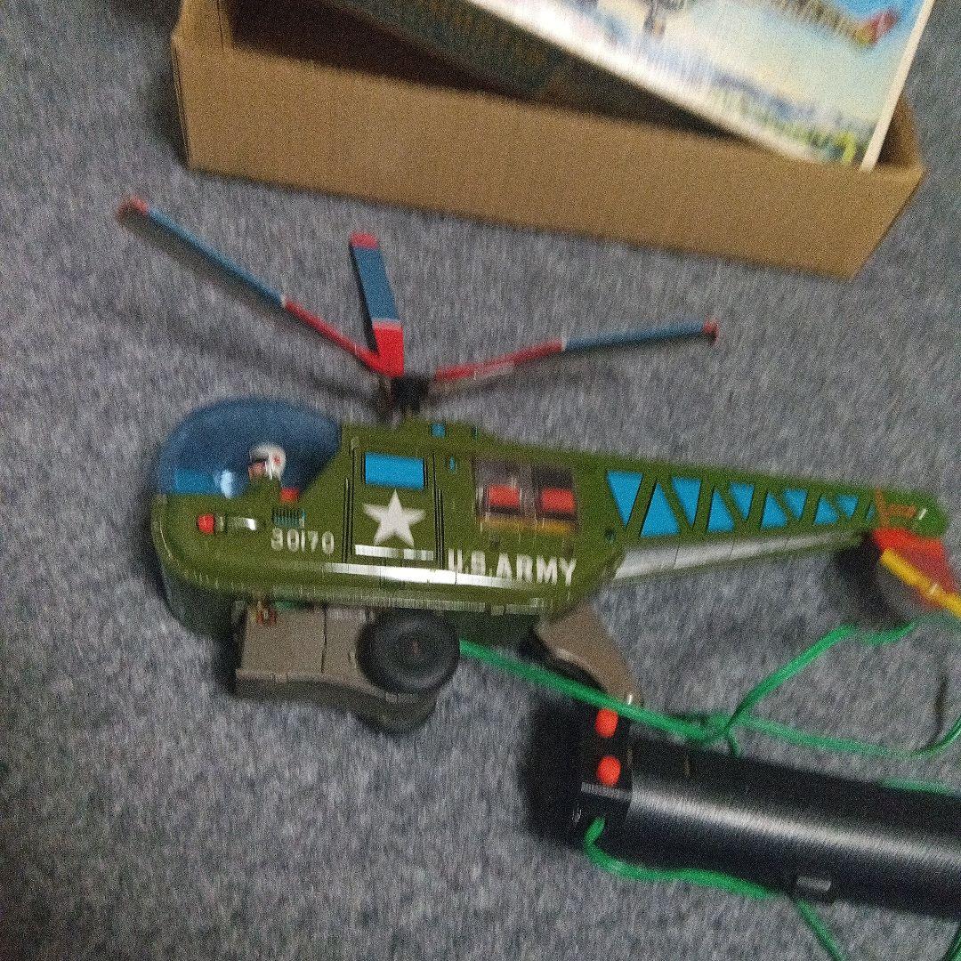 US ARMY ヘリコプター 動作可能 車輪付き