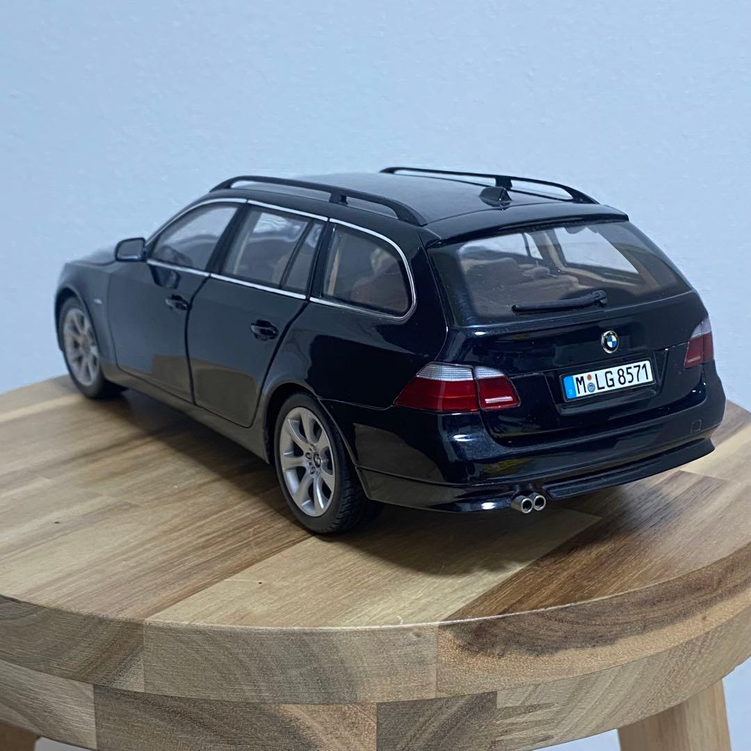 1/18 ディーラー特注　 5 Series Touring 545i