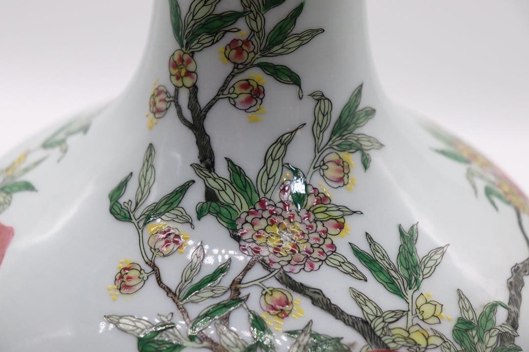 中国　粉彩　桃紋瓶　送料込み260118