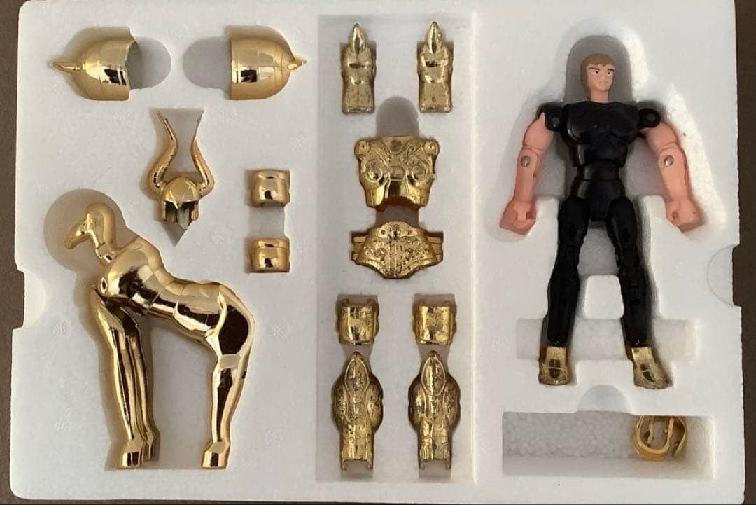 聖闘士聖衣大系 カプリコーンクロス(山羊座のシュラ) 黄金聖衣 「聖闘士星矢」