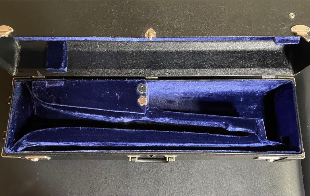 KING トロンボーンケース　ハードケース　黒　テナートロンボーン用