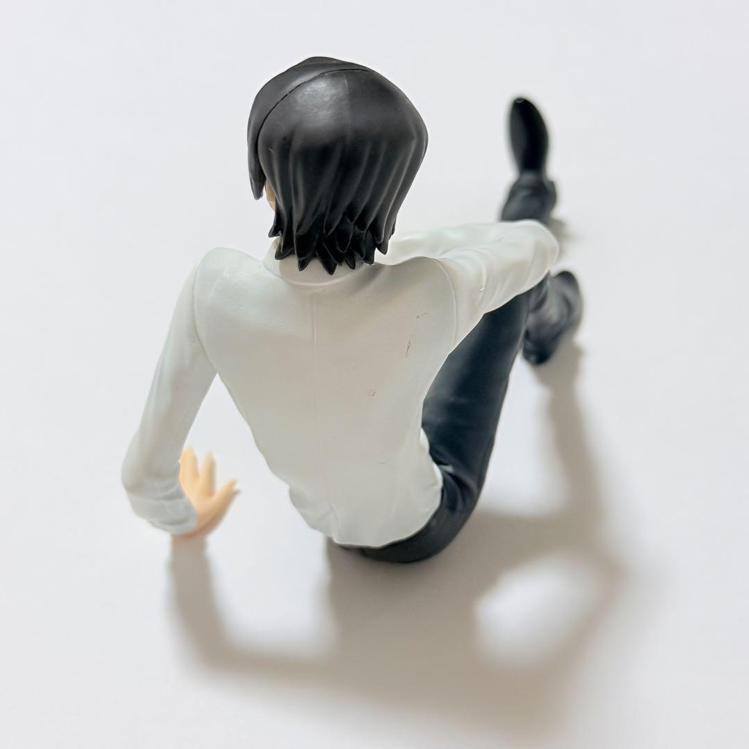 ルルーシュ・ランペルージ コードギアス 反逆のルルーシュ　フィギュア　制服　座り