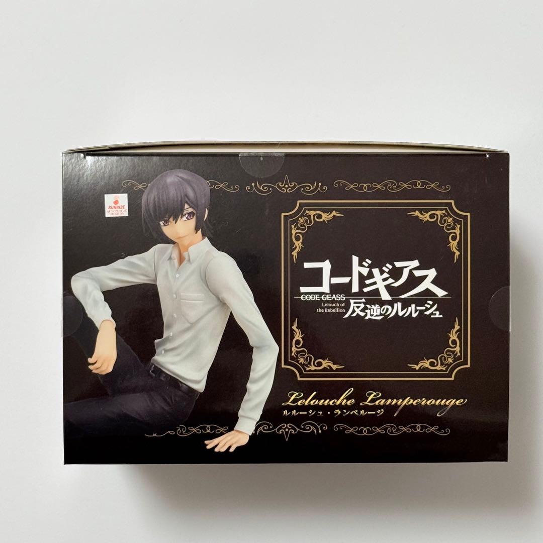 ルルーシュ・ランペルージ コードギアス 反逆のルルーシュ　フィギュア　制服　座り