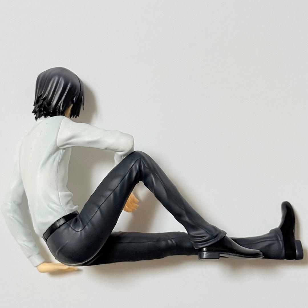 ルルーシュ・ランペルージ コードギアス 反逆のルルーシュ　フィギュア　制服　座り