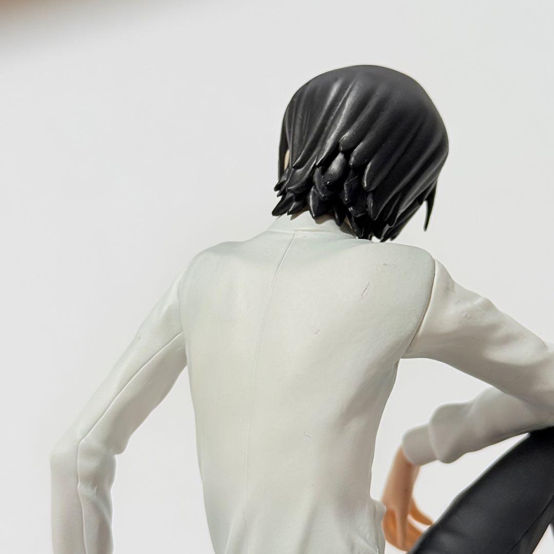 ルルーシュ・ランペルージ コードギアス 反逆のルルーシュ　フィギュア　制服　座り