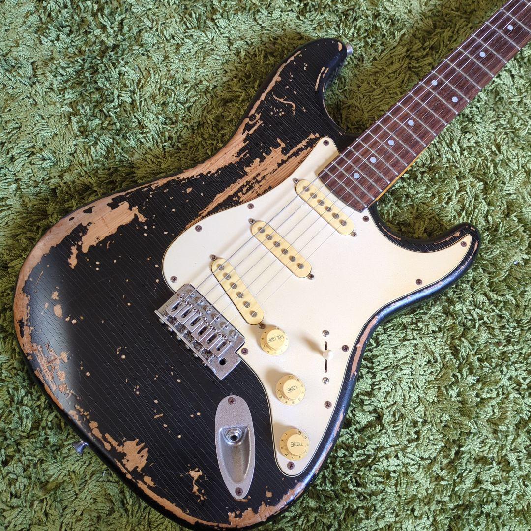 エレキギター ブラック ストラトタイプ　レリック