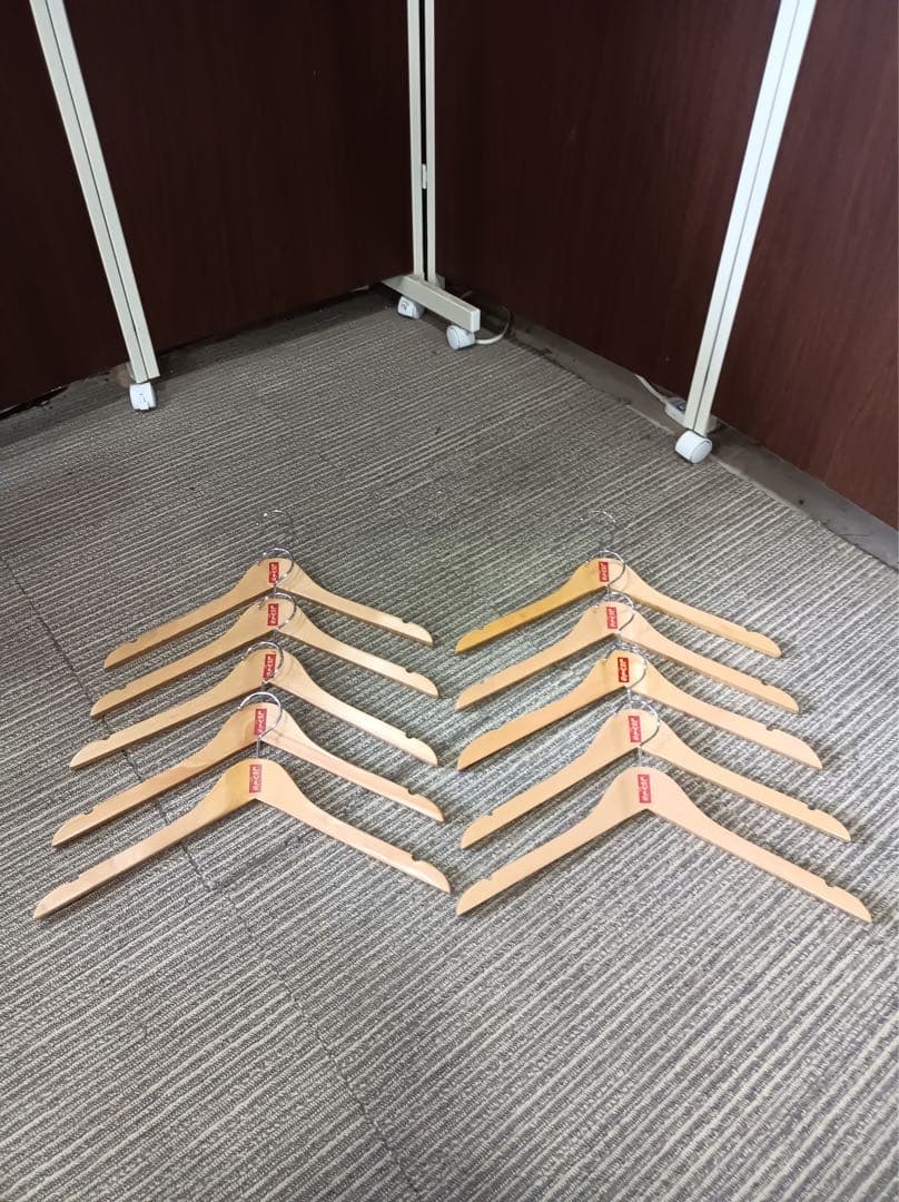 八5929【美品】Levis リーバイス 木製ハンガー10本セット