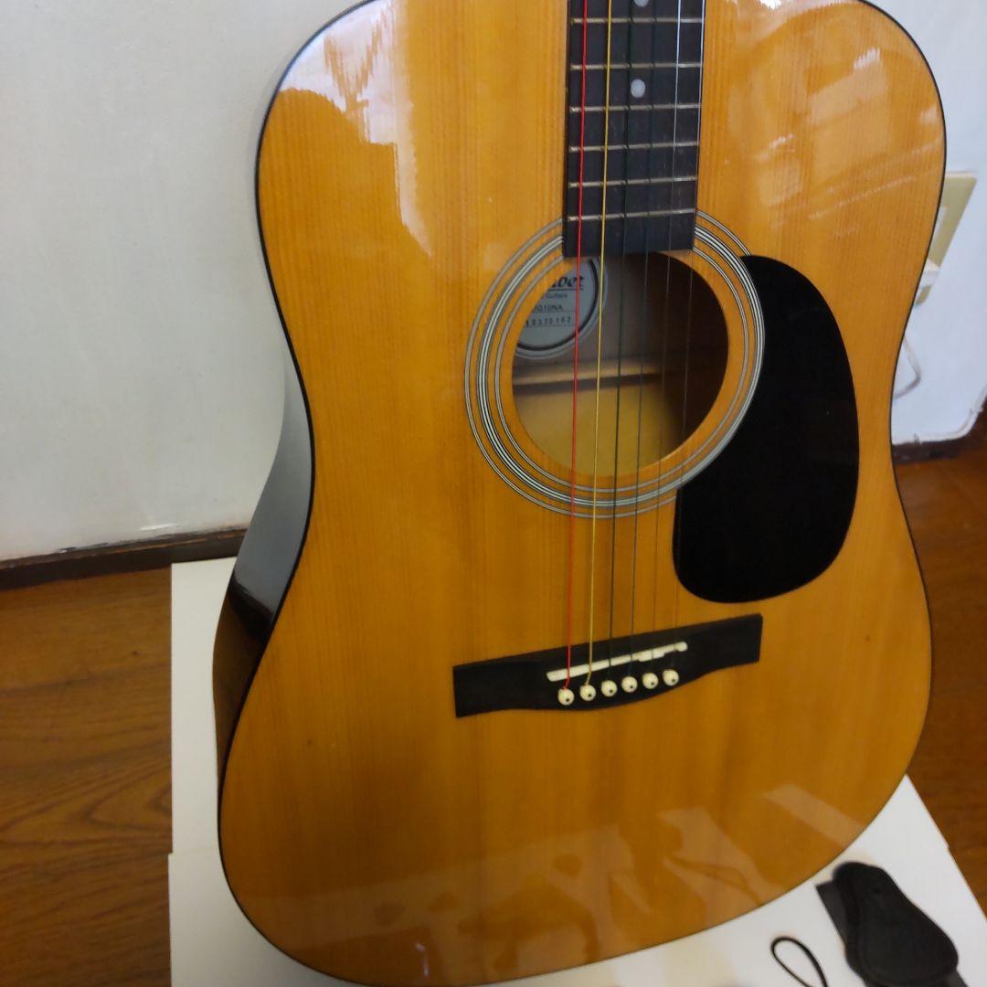 格安品です！Lumber アコースティックギター 各種付属品付きです。