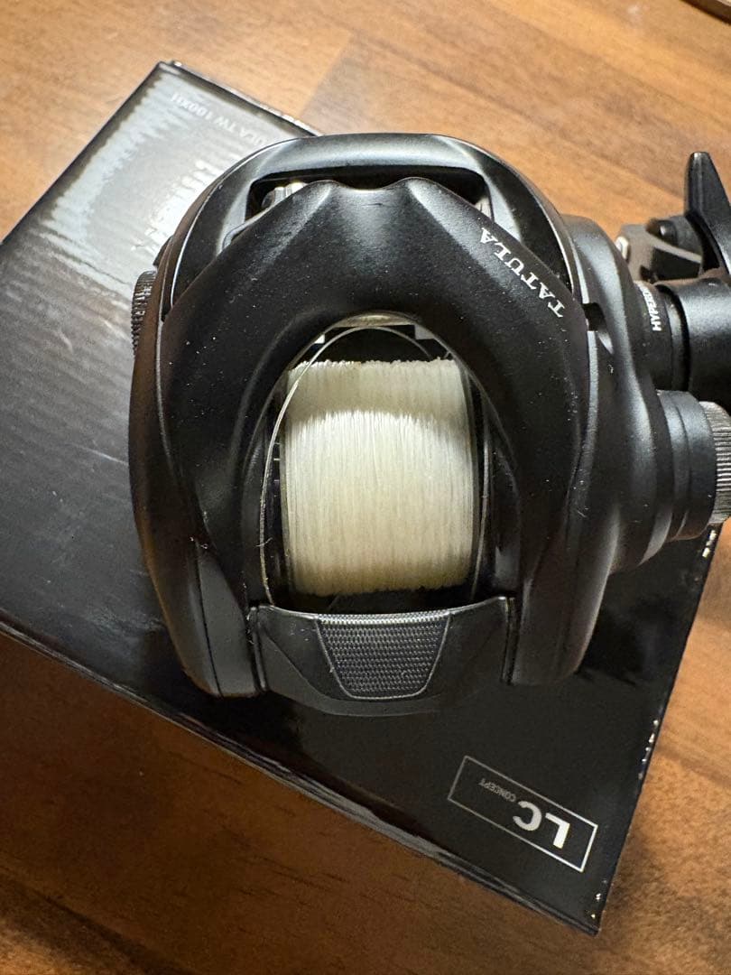 TATULA TW 100XH ベイトリール ブラック　24タトゥーラ