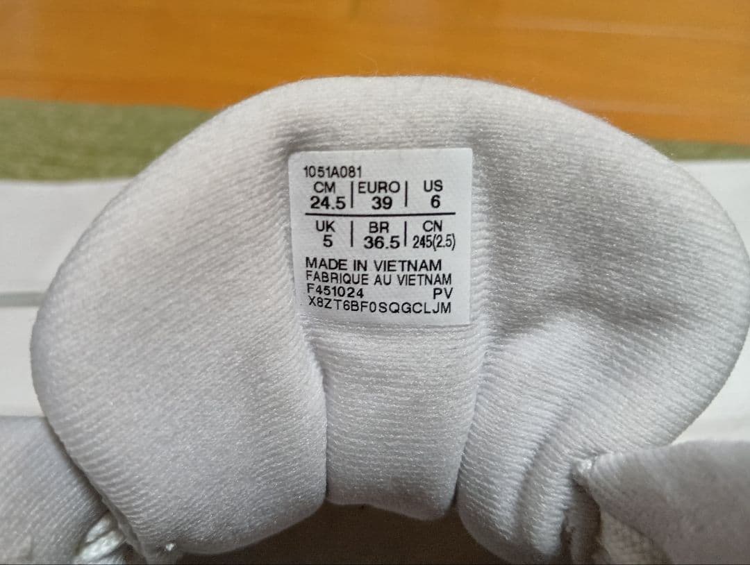 バレーボール　シューズ　24.5　アシックス