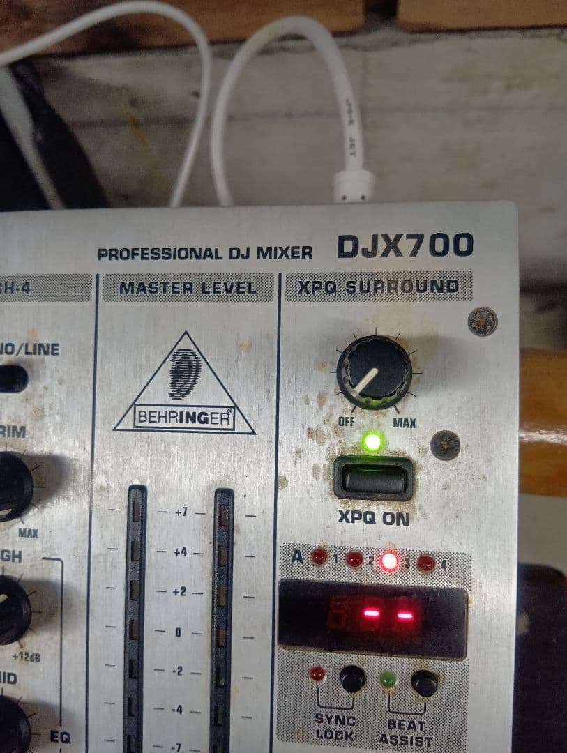 BEHRINGER DJX700 プロフェッショナルDJミキサー ジャンク