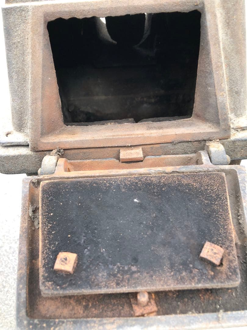 ストーブ フランス　鋳物 鉄製長野市引き取り限定