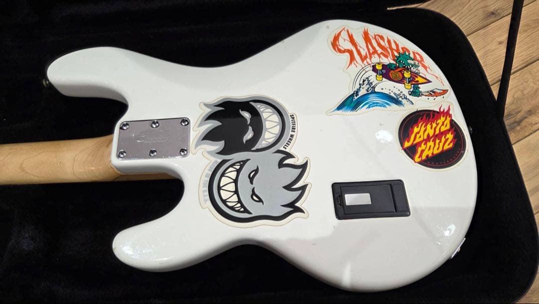 Sterling by Music Man RAY34（StingRayモデル）