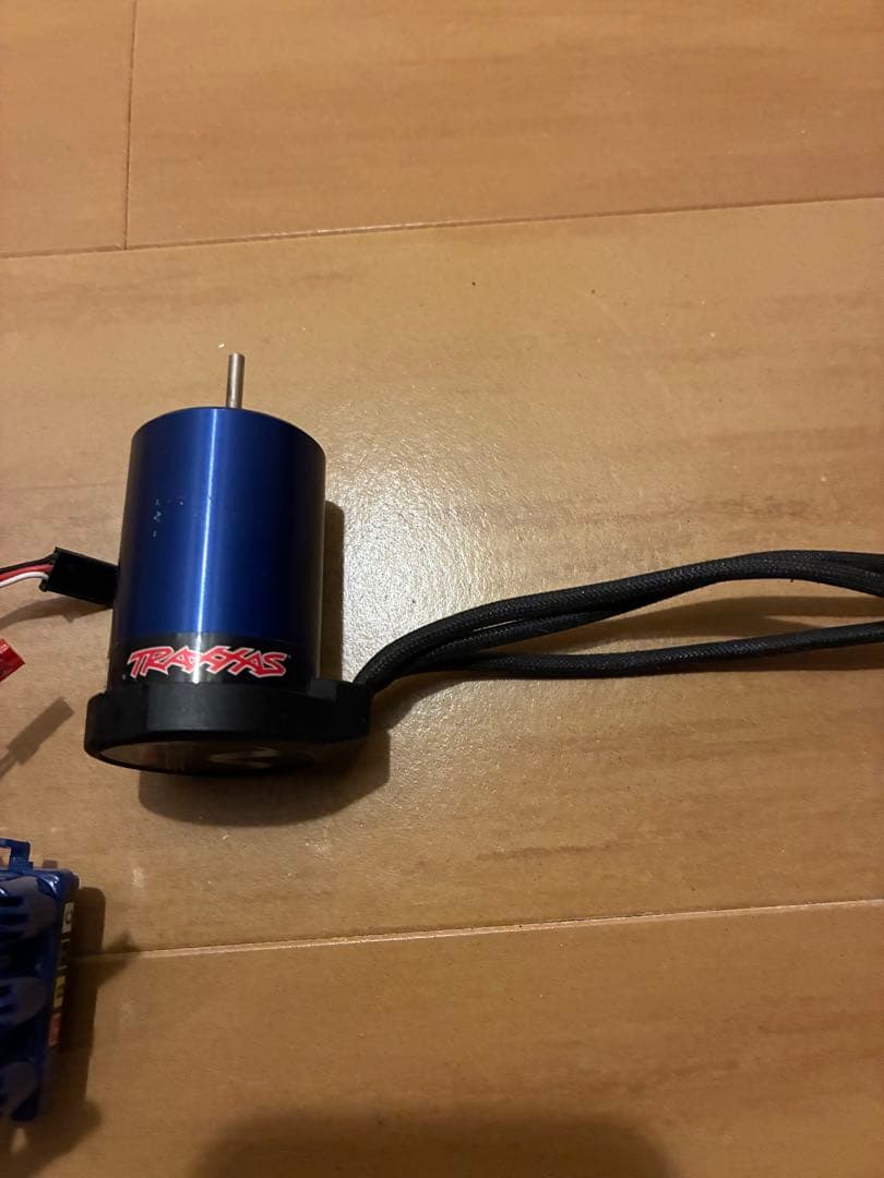 【美品】Traxxas VXL-3s ESCとVelineonブラシレスモーター