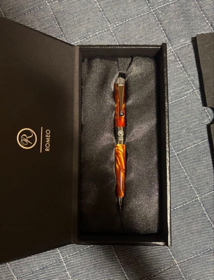 ロメオNo.3 イタリアンアンバー　細軸 (箱・新品リフィル付き)