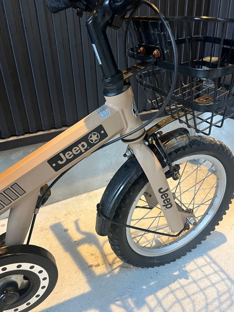 【愛知県直接手渡】自転車 jeep 16インチ　サンド　補助輪付き