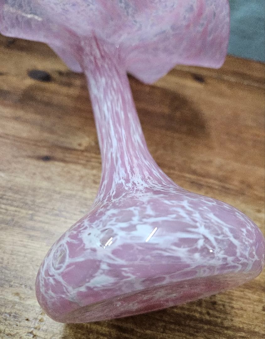 フランスアンティーク オパリンガラス クリシー 大振りのフリル 花瓶 花器