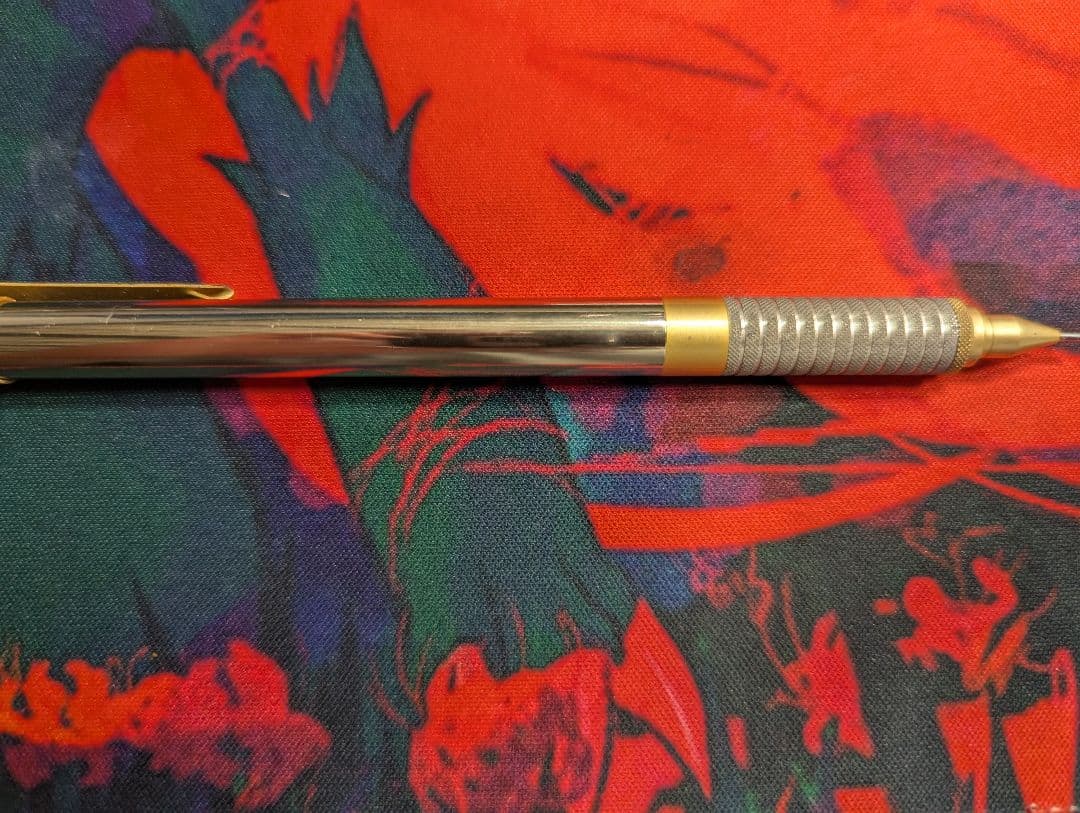 STAEDTLER　海外限定色　シャンパンゴールド