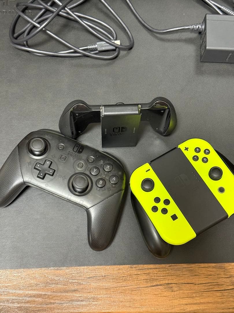 Nintendo Switch 本体　スプラトゥーンセット　プロコン　充電