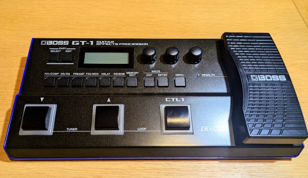 BOSS GT-1　DCアダプター付き
