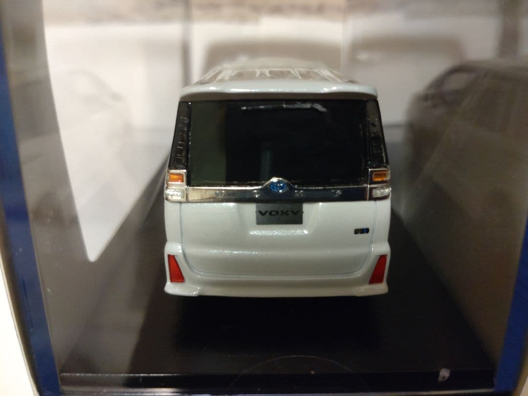 ハイ・ストーリー トヨタ VOXY(ヴォクシー) ミニカー 1/43 ホワイト