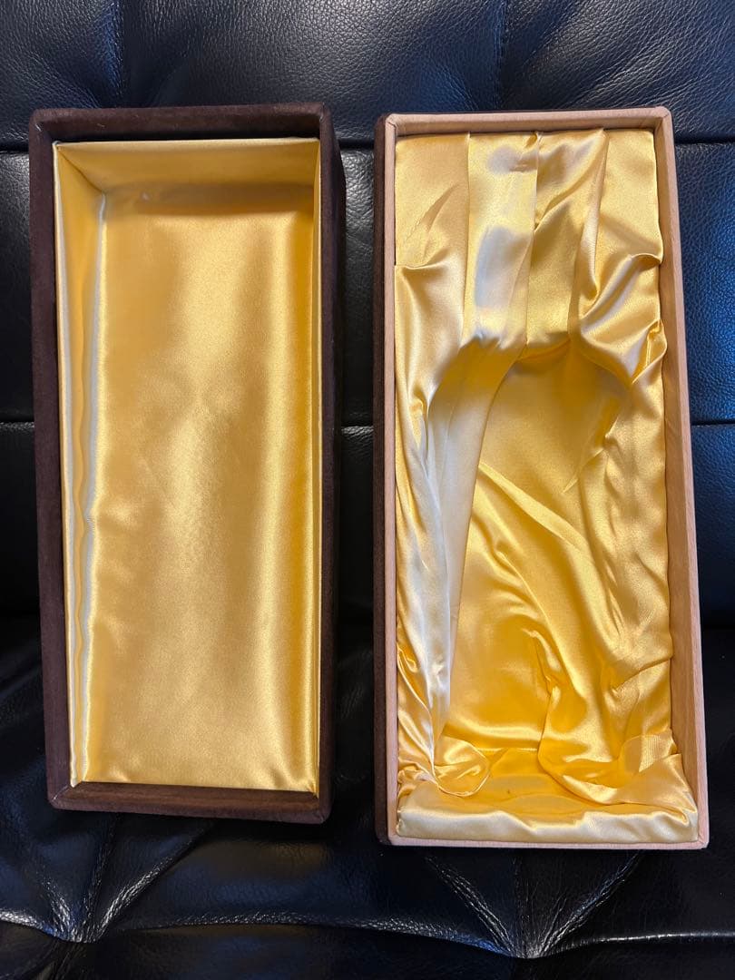 【超希少】山崎25年 空き瓶 シングルモルトウイスキー 未洗浄 ベロア箱