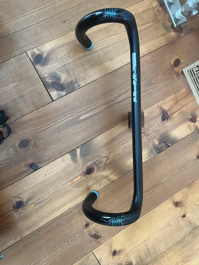 RYET カーボンハンドル ブラック/ブルー400mm×100mm