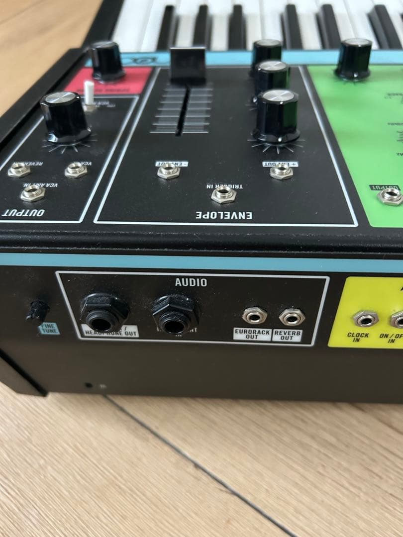Moog Grandmother セミモジュラーアナログシンセサイザー