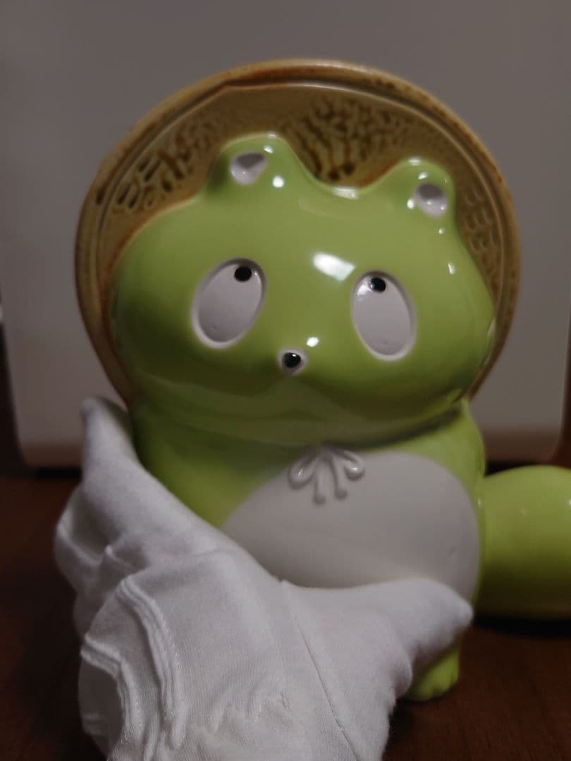 ぼんやり子だぬき 陶器置物 小さめサイズ