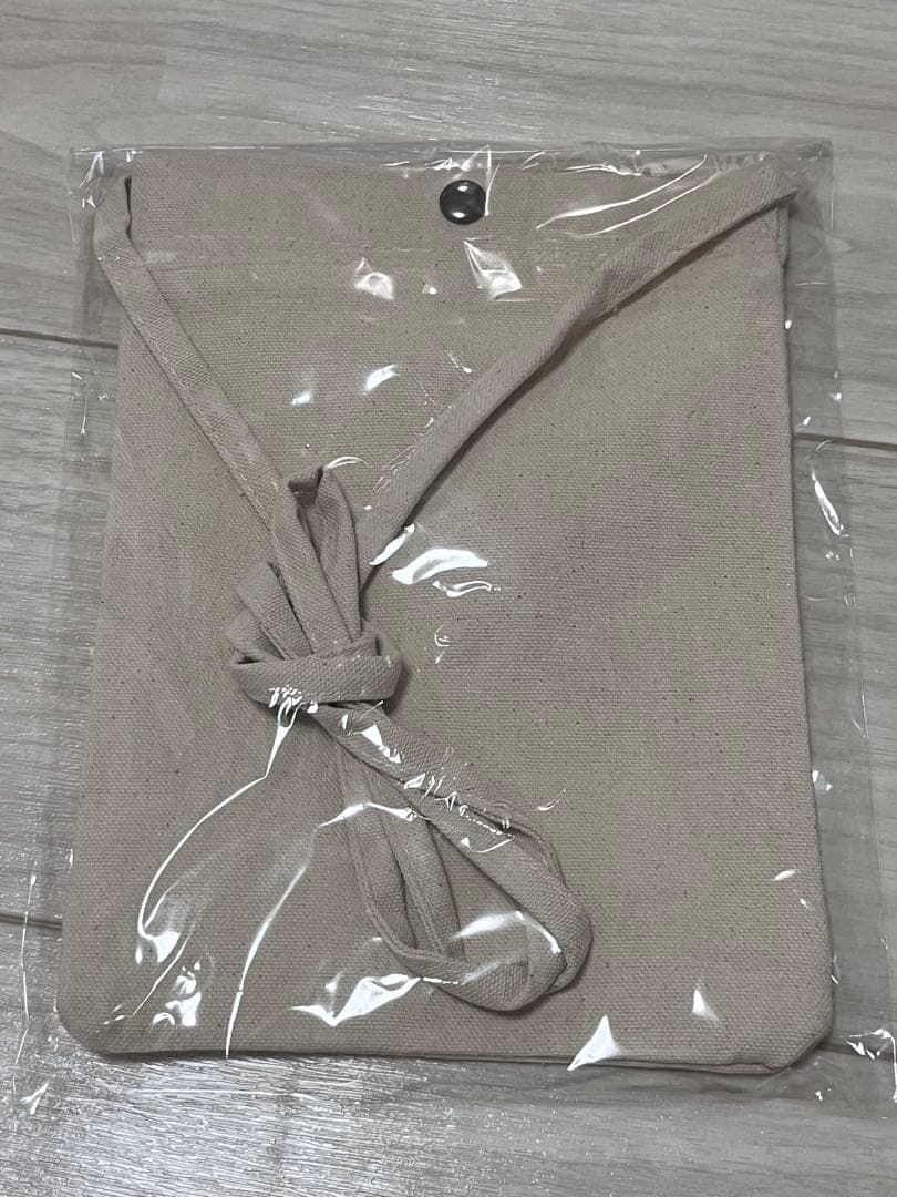 YUURI ASIA TOUR 2025 サコッシュ