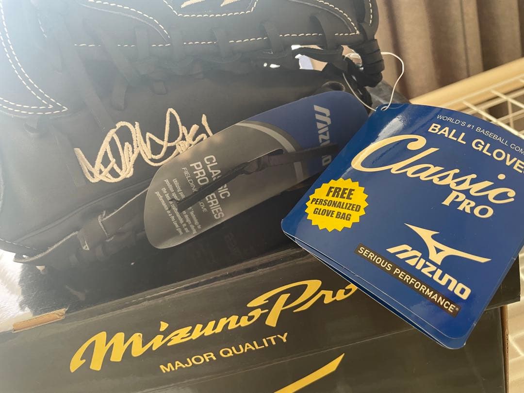 値下げ‼️非売品 MIZUNO クラシックプロ イチロー サイン刺繍 グローブ 黒