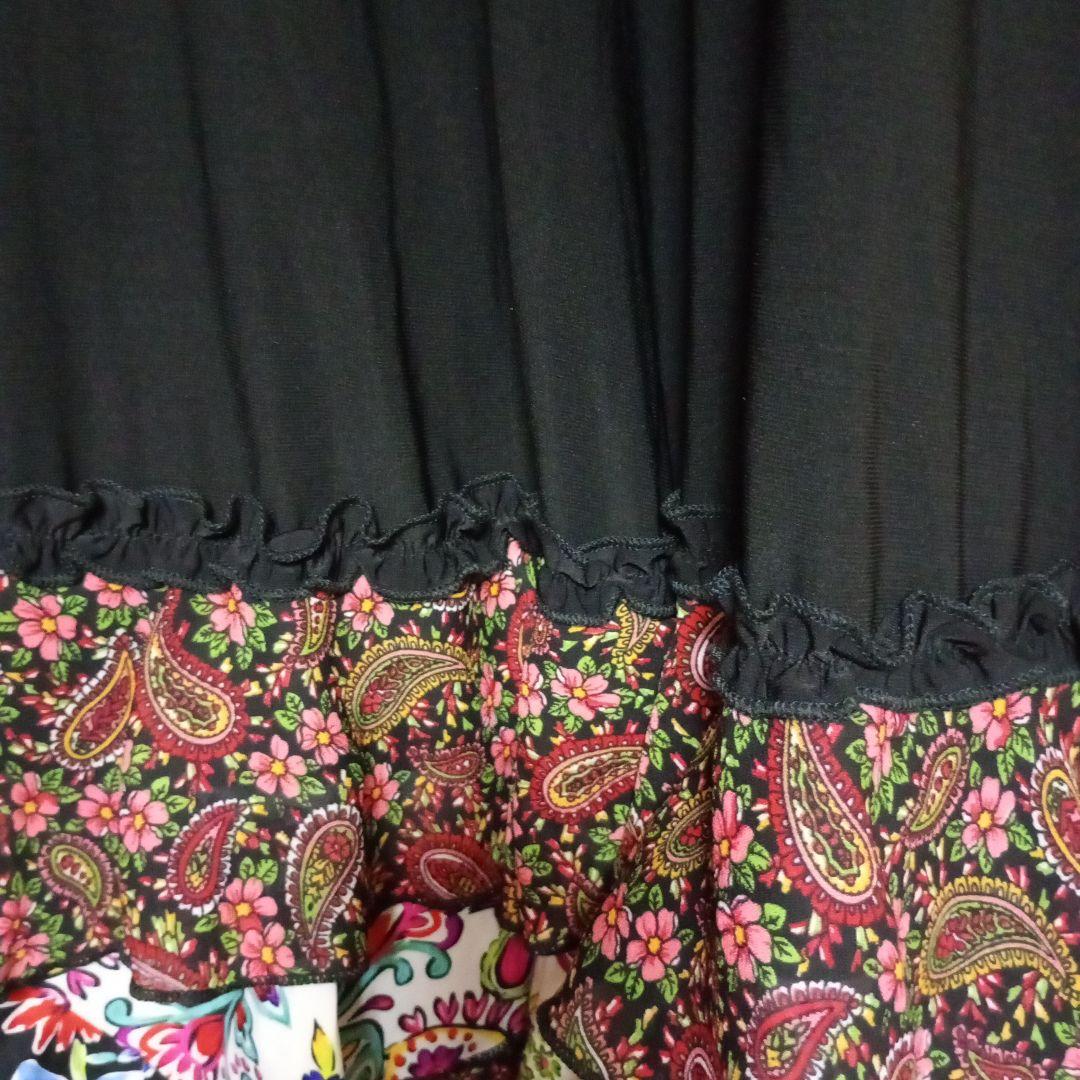 最終売りつく　フラメンコ スカート 黒とカラフルなペイズリーと花柄