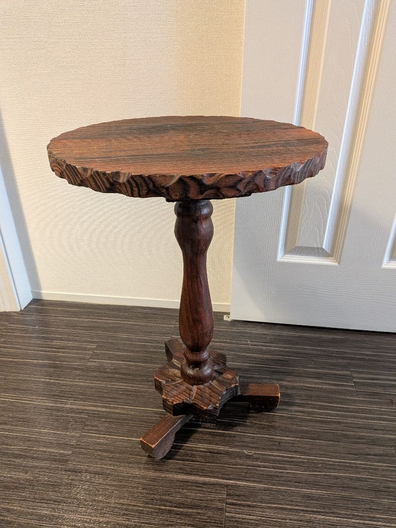 スペイン製 羊飼いの椅子 ウサギと猫の木製椅子とテーブルセット アンティーク